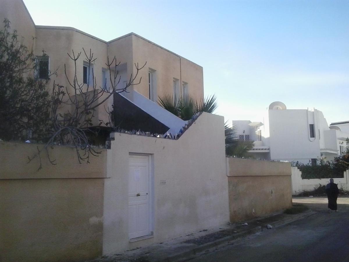 Duplex Pied Dans L'Eau Avec Magnifique Vue Sur Mer Monastir Bagian luar foto