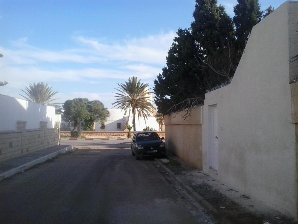 Duplex Pied Dans L'Eau Avec Magnifique Vue Sur Mer Monastir Bagian luar foto