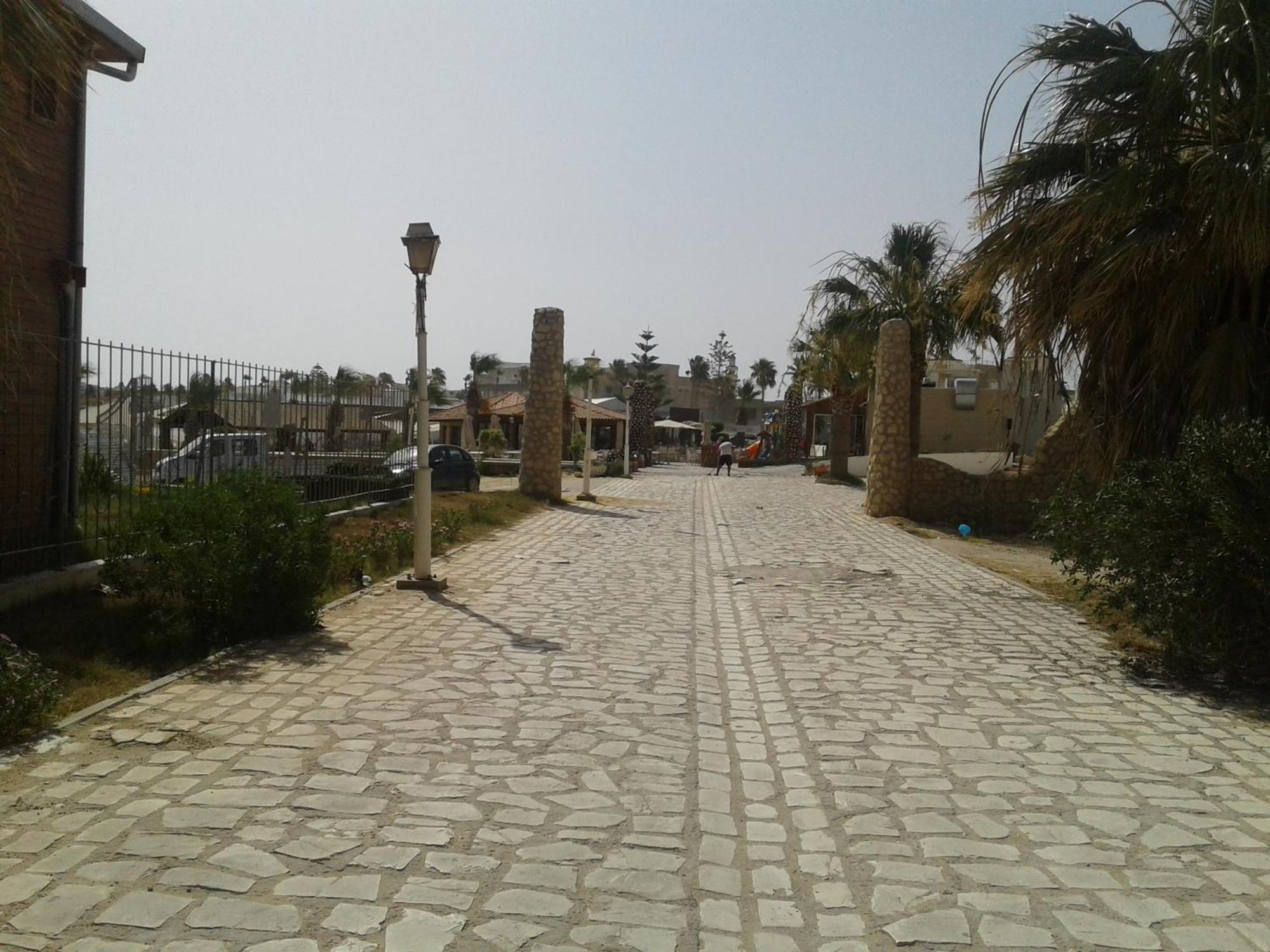 Duplex Pied Dans L'Eau Avec Magnifique Vue Sur Mer Monastir Bagian luar foto