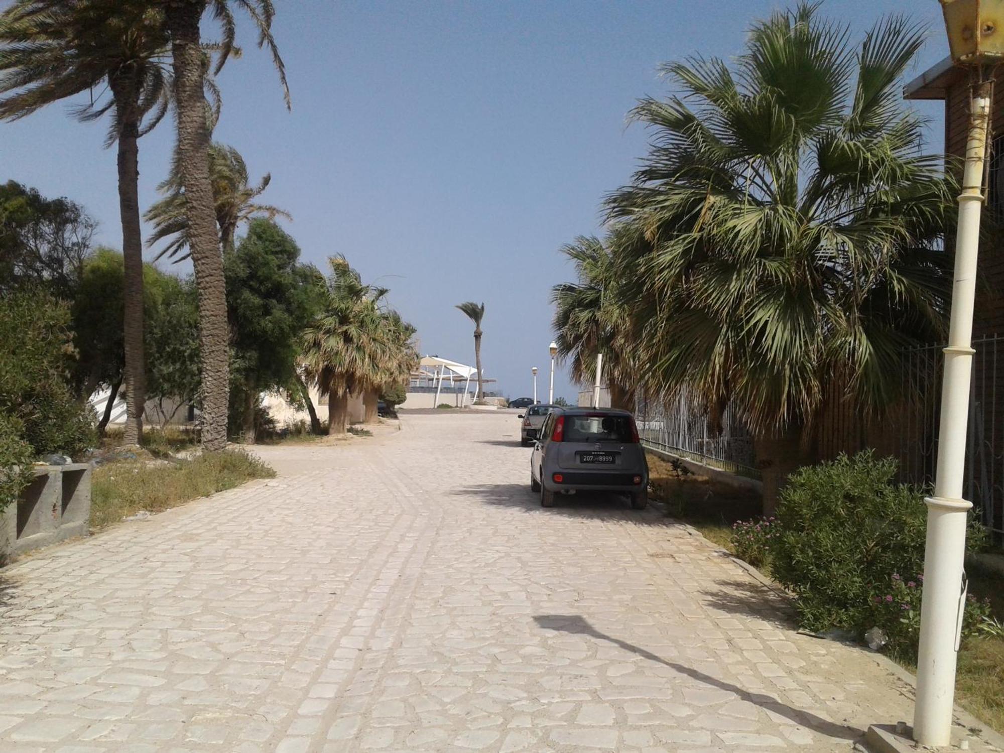 Duplex Pied Dans L'Eau Avec Magnifique Vue Sur Mer Monastir Bagian luar foto