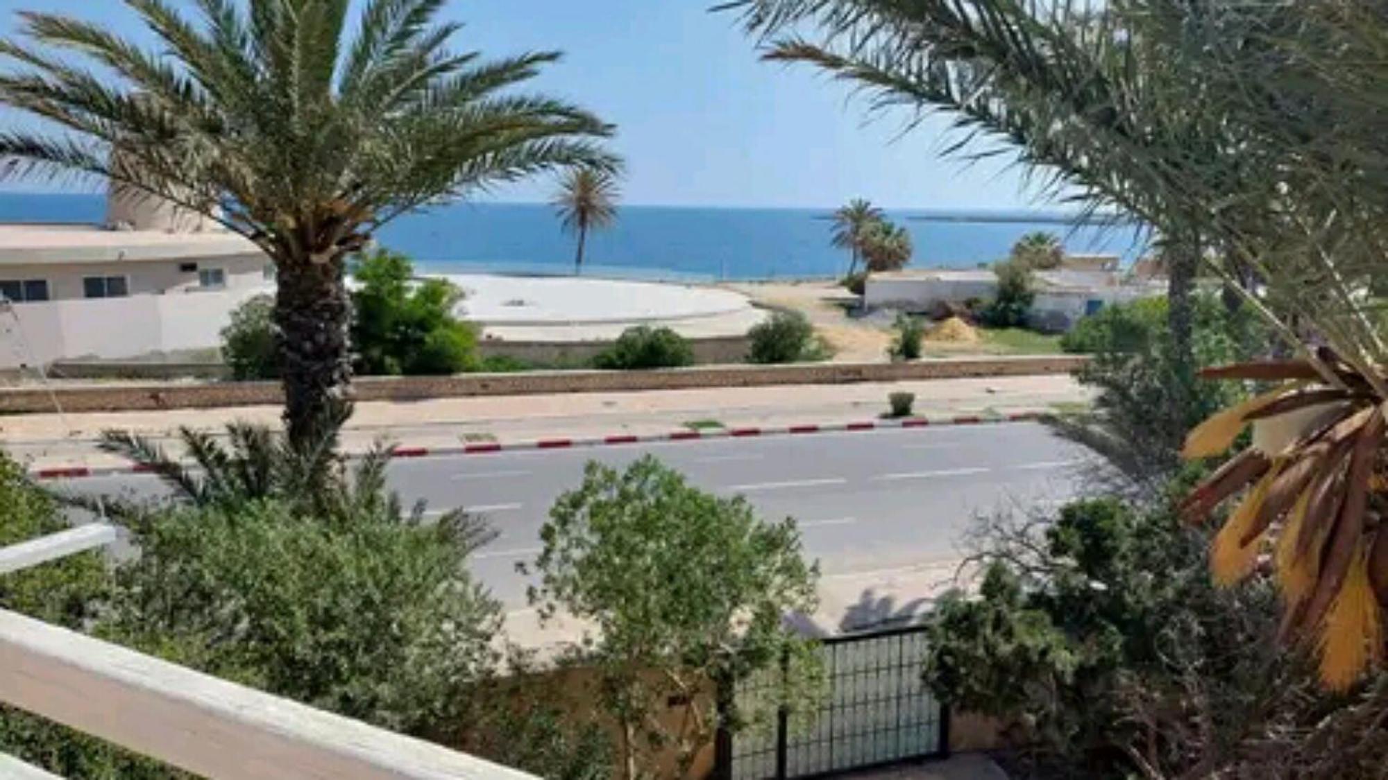 Duplex Pied Dans L'Eau Avec Magnifique Vue Sur Mer Monastir Bagian luar foto